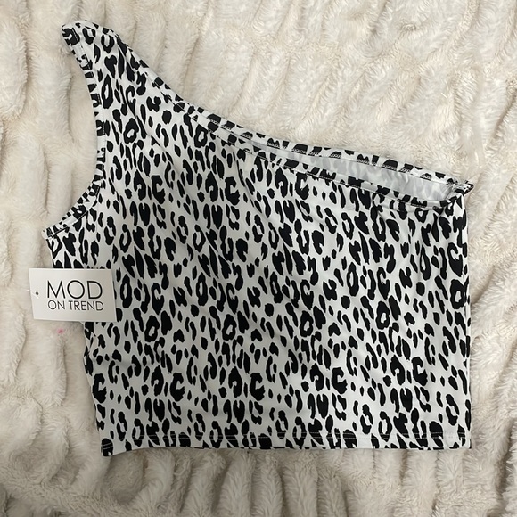 White and black leopard MOD ON TREND half tank! - Picture 2 of 3